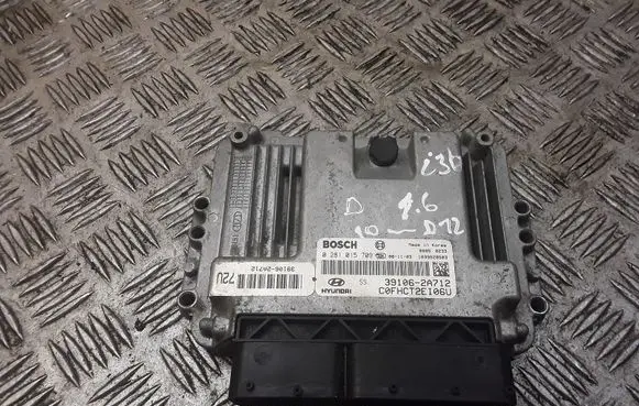 Hyundai i30 Engine control unit/module 391062A712 0281015709