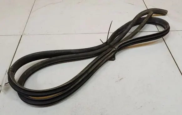 Chevrolet Captiva Rubber seal front coupe door 