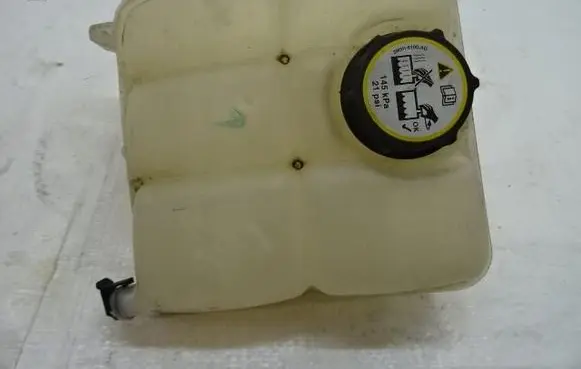 Ford Focus Coolant expansion tank/reservoir 8V618K218AE