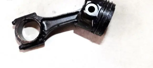 Opel Vectra B Piston with connecting rod 645