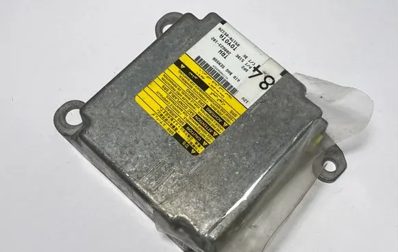 Toyota Avensis T250 Airbag control unit/module 8917005120 208623102
