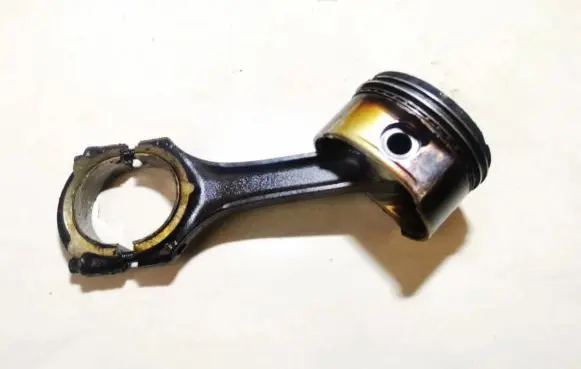 Mercedes-Benz C W203 Piston with connecting rod