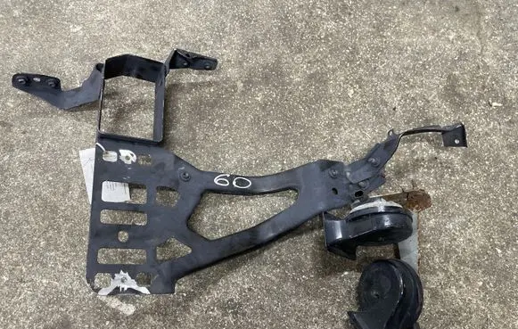 BMW 5 E60 E61 Side radiator support slam panel 7163484