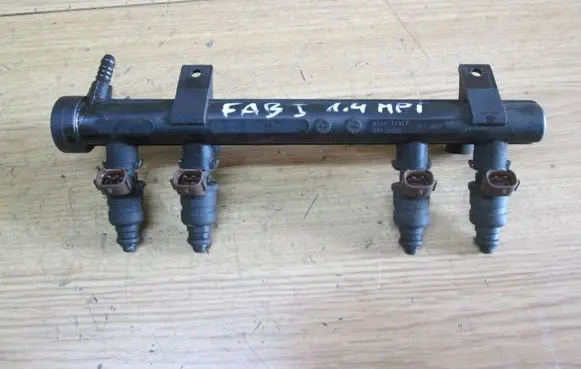 Skoda Fabia Mk1 (6Y) Fuel injector 5WS02620