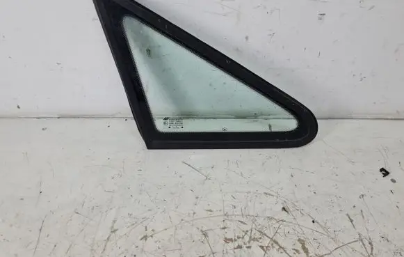 Seat Alhambra (Mk1) Front triangle window/glass 43R001100