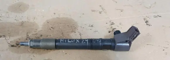 Toyota Hilux VIII Fuel injector 23670-0E020