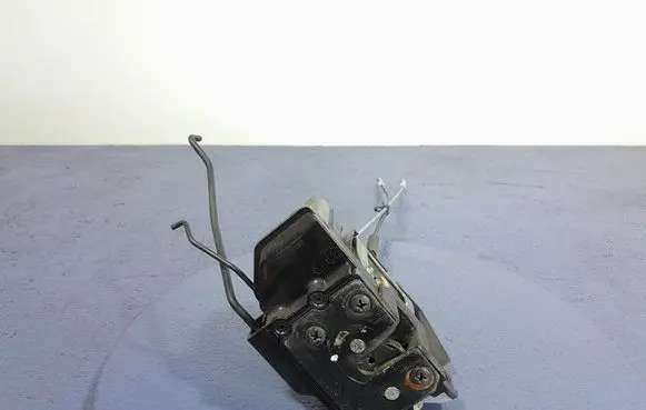 Hyundai i10 Front door lock
