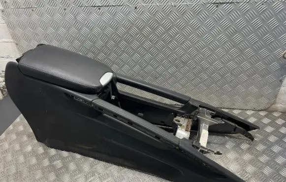 Mercedes-Benz ML W164 Armrest
