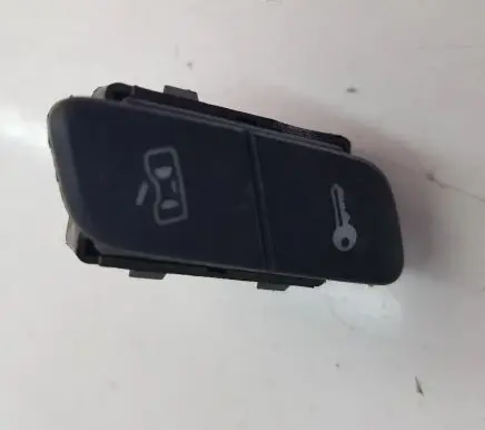 Volkswagen Polo IV 9N3 Central locking switch button 6Q1962125
