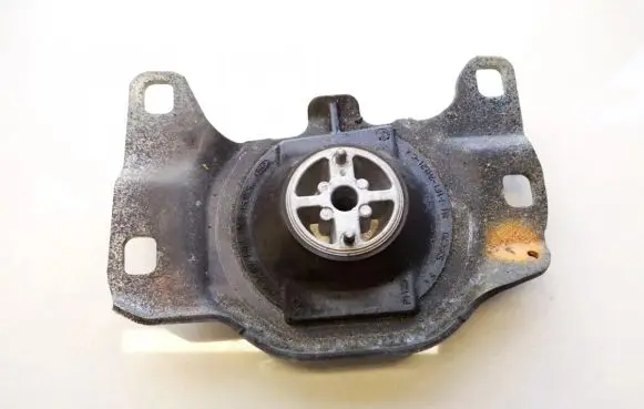 Ford Kuga II Engine mount bracket f1f17m121ca f1f1-7m121-ca