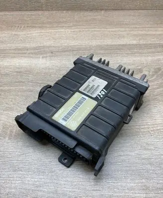 Volkswagen PASSAT B3 Engine control unit/module ECU 443907311B 0261200261