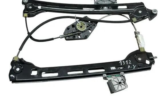 Volkswagen PASSAT CC Rear window lifting mechanism without motor 3C8839461K 964942104