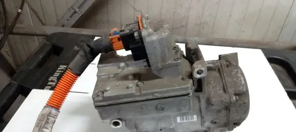 Renault Kangoo II Air conditioning (A/C) compressor (pump) 926004760R 0422000520