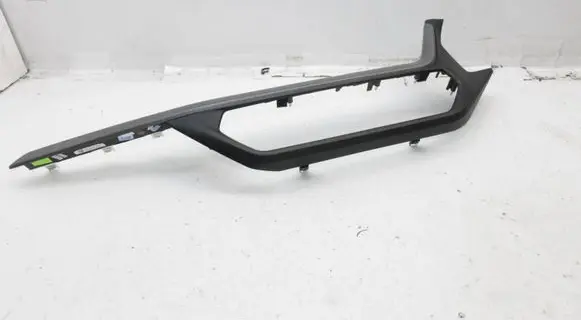 BMW 1 F40 Dashboard glove box trim 7911491