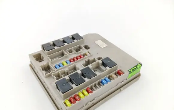 Renault Clio III Fuse module 902663A