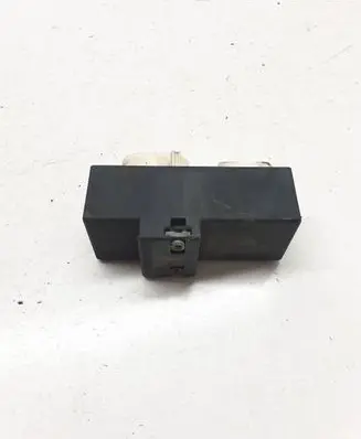 Audi TT Mk1 Coolant fan relay 1J0919506K 898972000