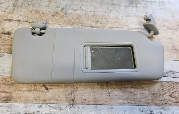 Audi A4 S4 B7 8E 8H Sun visor 8E02857552