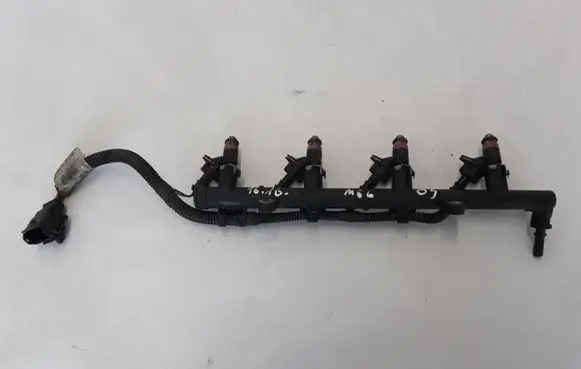 Renault Megane II Fuel main line pipe