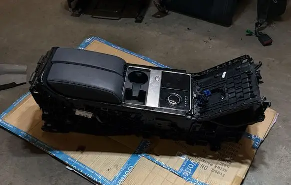 Land Rover Range Rover Velar Center console ANG