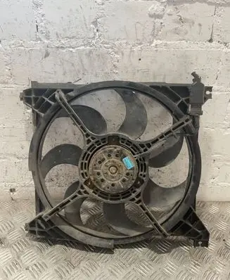 Hyundai Trajet Radiator cooling fan shroud 4569631