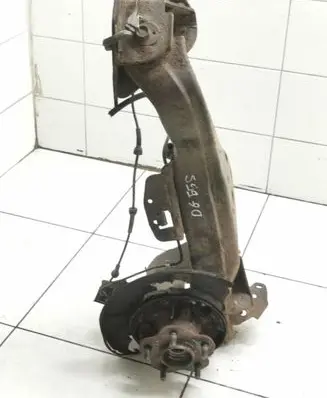Rear wheel hub spindle/knuckle