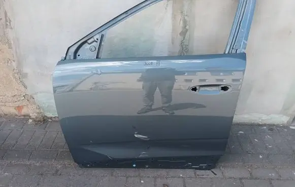 Peugeot 3008 III Front door