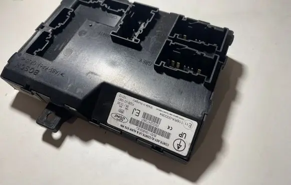 Ford Fiesta Comfort/convenience module 8V5115K600EJ