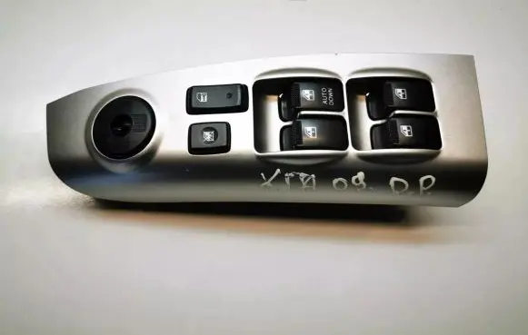 KIA Sportage Electric window control switch
