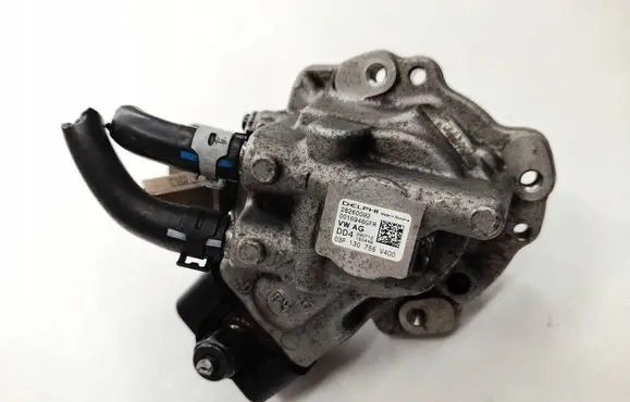 Skoda Roomster (5J) Fuel injection high pressure pump 03P130755