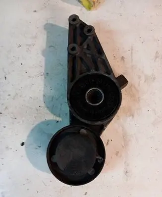 Volkswagen PASSAT B5 Alternator belt tensioner 058903133