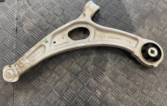 Front lower control arm/wishbone