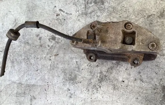 Volvo XC90 Front brake caliper 30636354