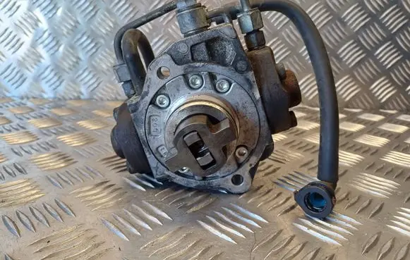 Toyota Avensis T250 Fuel injection high pressure pump 221000R020