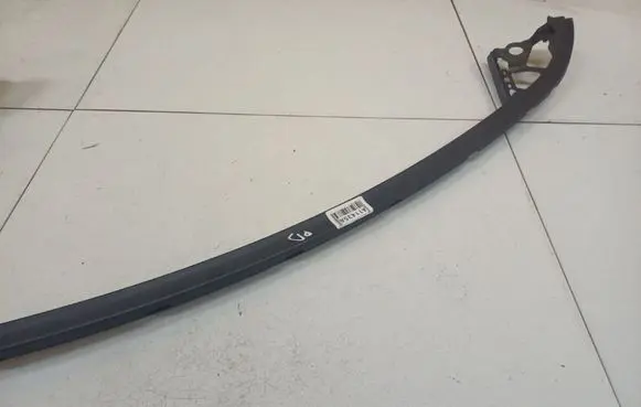 Opel Insignia A Front door glass trim molding 360583280