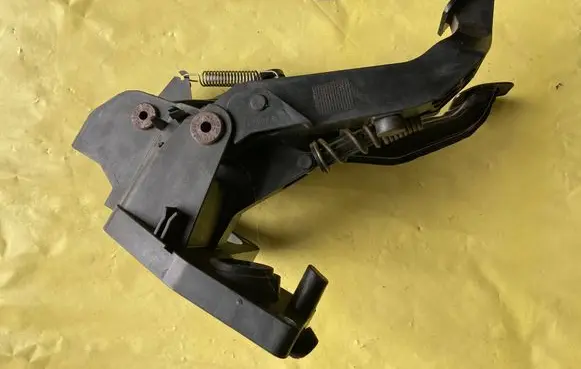 Mercedes-Benz A W169 Brake pedal A1692906301
