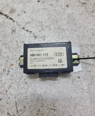 Audi A3 S3 8L Alarm control unit/module 4B0951173