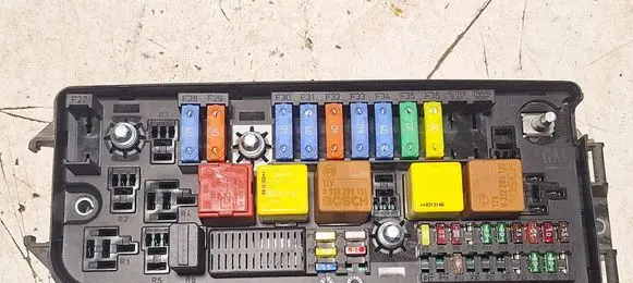 Opel Signum Fuse box set 13144711 00099357 519068019