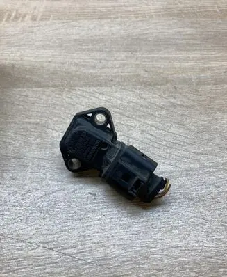 Audi A4 S4 B5 8D Air pressure sensor 0281002326 059906051