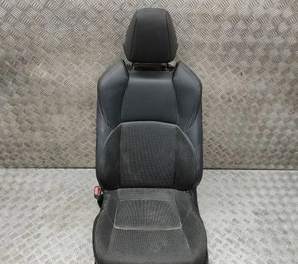 Toyota bZ4X Front driver seat 7107442F20C0 7107242E70C0
