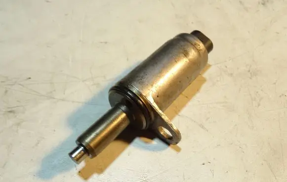 Audi A5 8T 8F Camshaft vanos timing valve 06E103697G