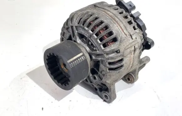 Volkswagen Touareg I Generator/alternator 070903024A