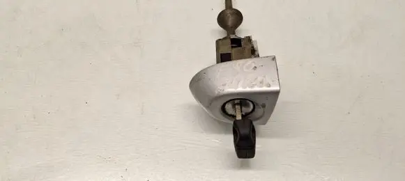 BMW 3 E90 E91 Front door lock (next to the handle) 7162427