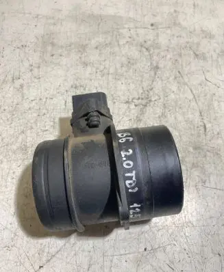 Volkswagen PASSAT B6 Mass air flow meter 074906461B