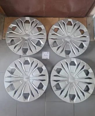 Audi Q3 F3 R17 wheel hub/cap/trim 83a601147
