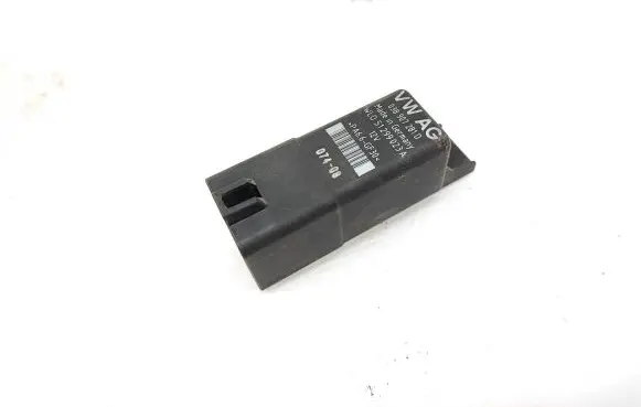 Volkswagen Caddy Glow plug pre-heat relay 038907281D 51299023A