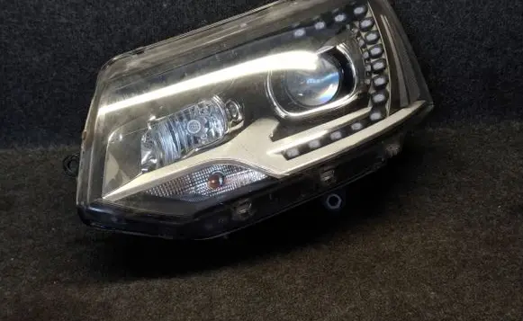Volkswagen Transporter - Caravelle T5 Headlight/headlamp 7E5941015