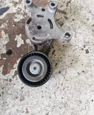 Citroen C1 Generator/alternator belt tensioner