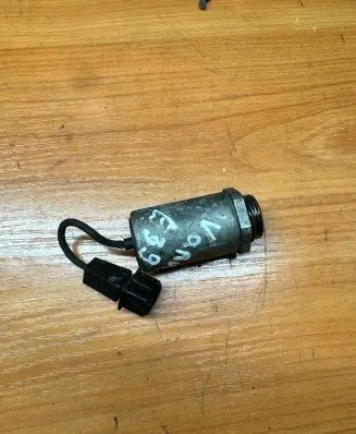 BMW 5 E39 Turbo solenoid valve 1703720