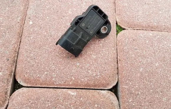 Opel Zafira C Air pressure sensor 55568175