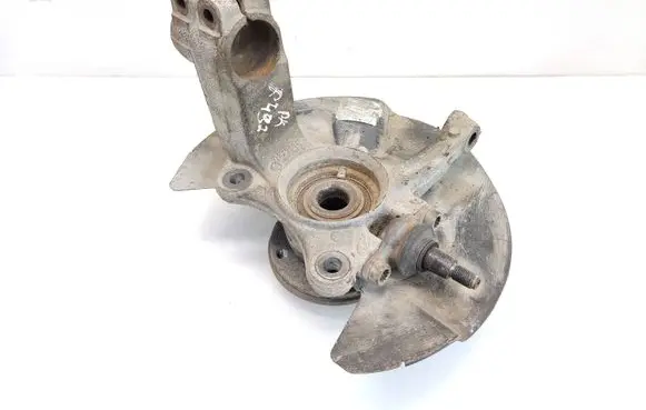 Front wheel hub spindle knuckle